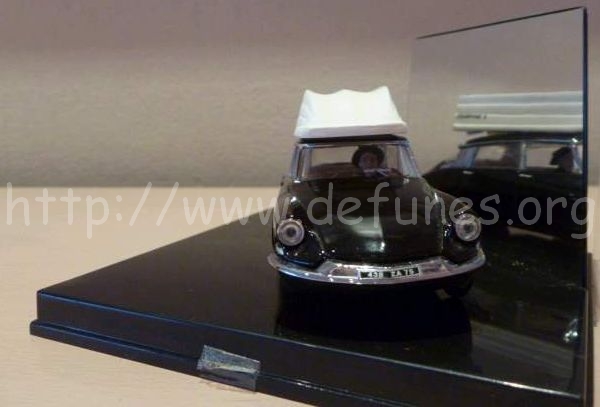 voiture fantomas miniature